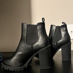 Black Chelsea Boots